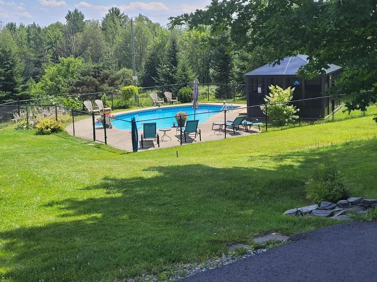 Aux Deux Peres Bed & Breakfast 4*