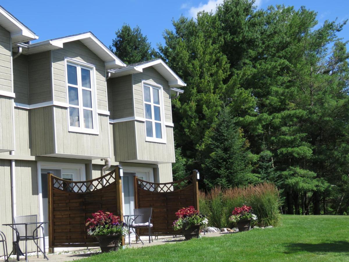 Aux Deux Peres Bed & Breakfast 4*