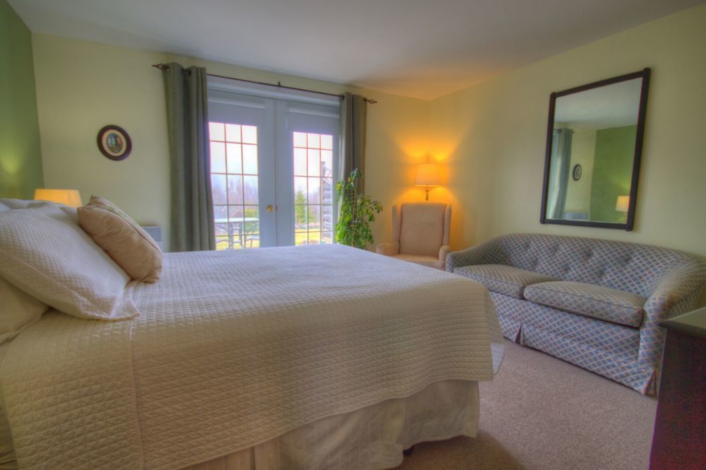 Aux Deux Peres Bed & Breakfast 4*